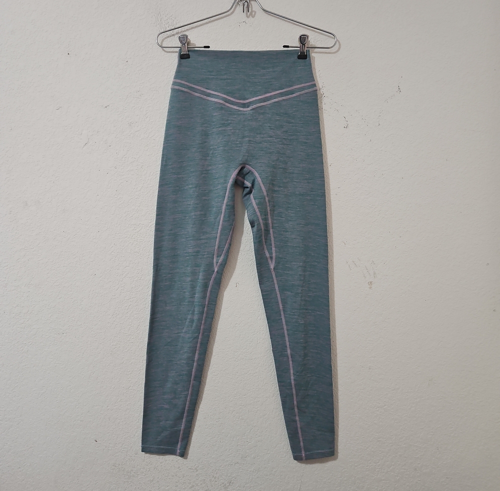Vitality V Leggings Size Medium